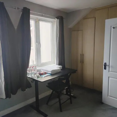 Ubytování v soukromí Orchard Way, Shared With An Amazing Double Bedroom With Ensuite Dublin